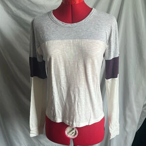 XS82 Abercrombie & Fitch long sleeve light weight tshirt